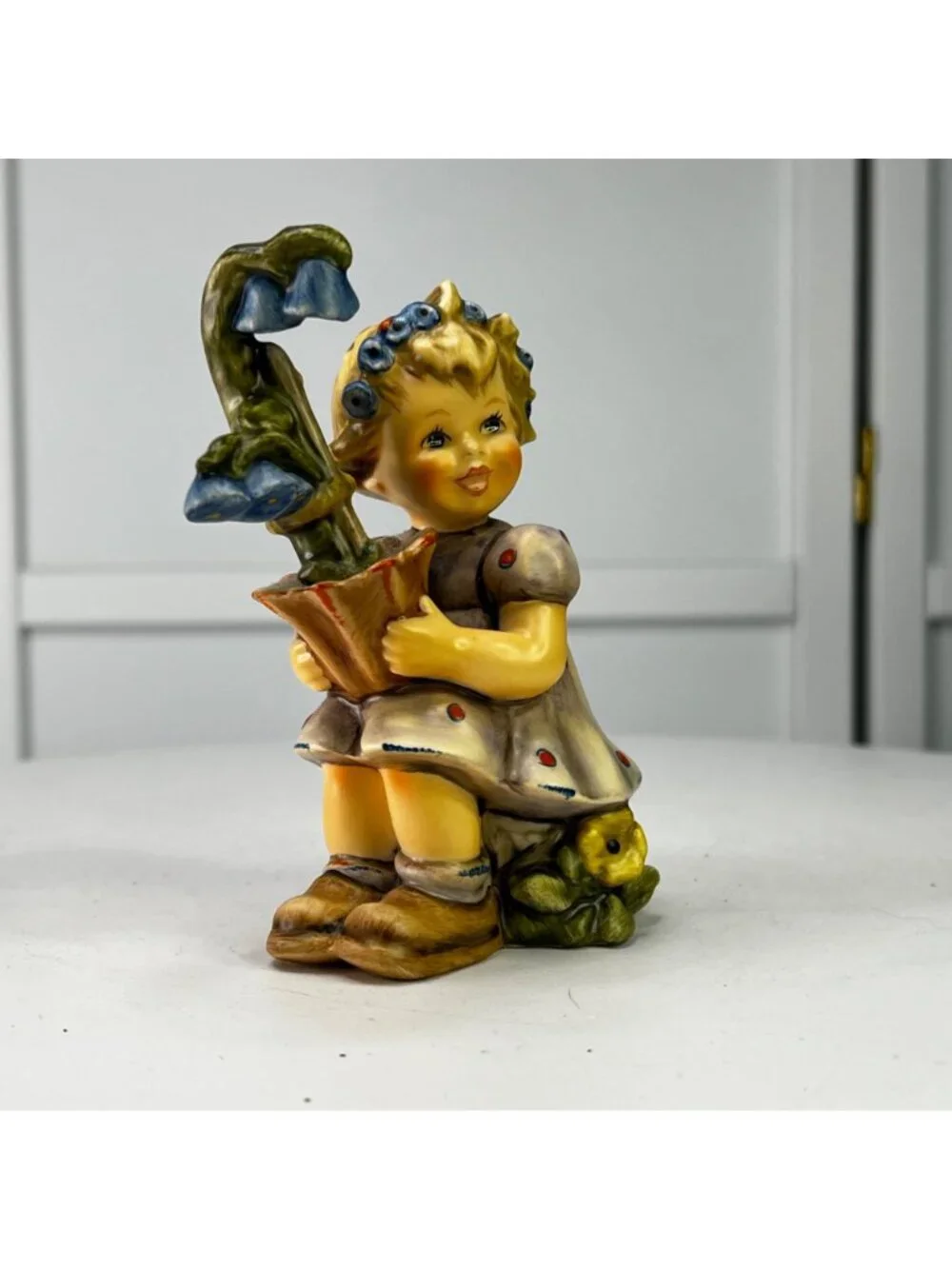 Goebel Hummel Garden Gift Vintage Figurine 619 TMK 8 First Issue From 2004